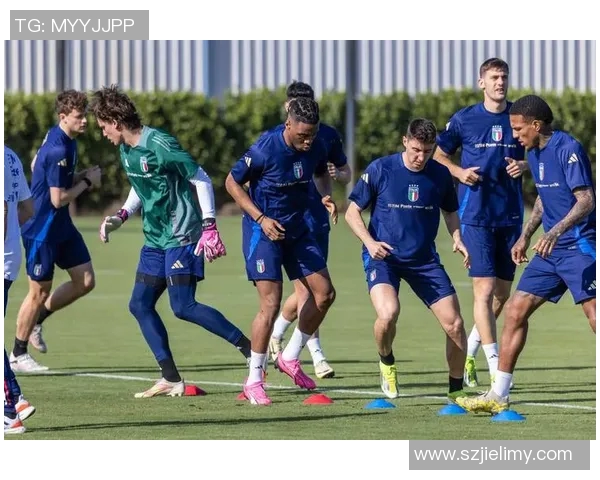 足球明星碰拳瞬间集锦展现友谊与激情的完美结合